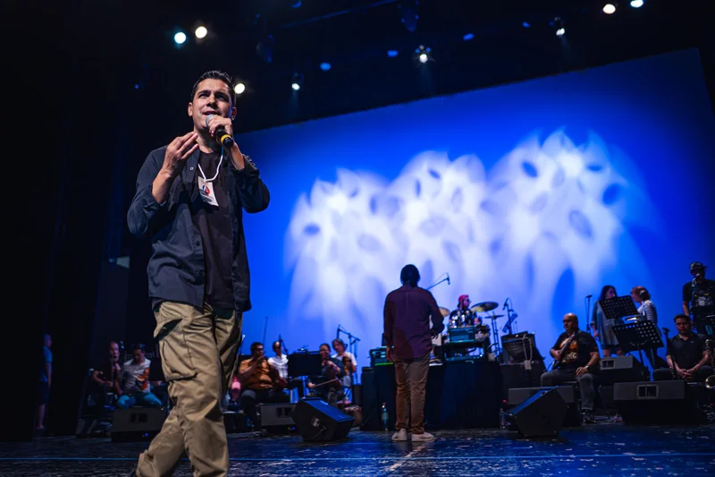 La voz y el escenario